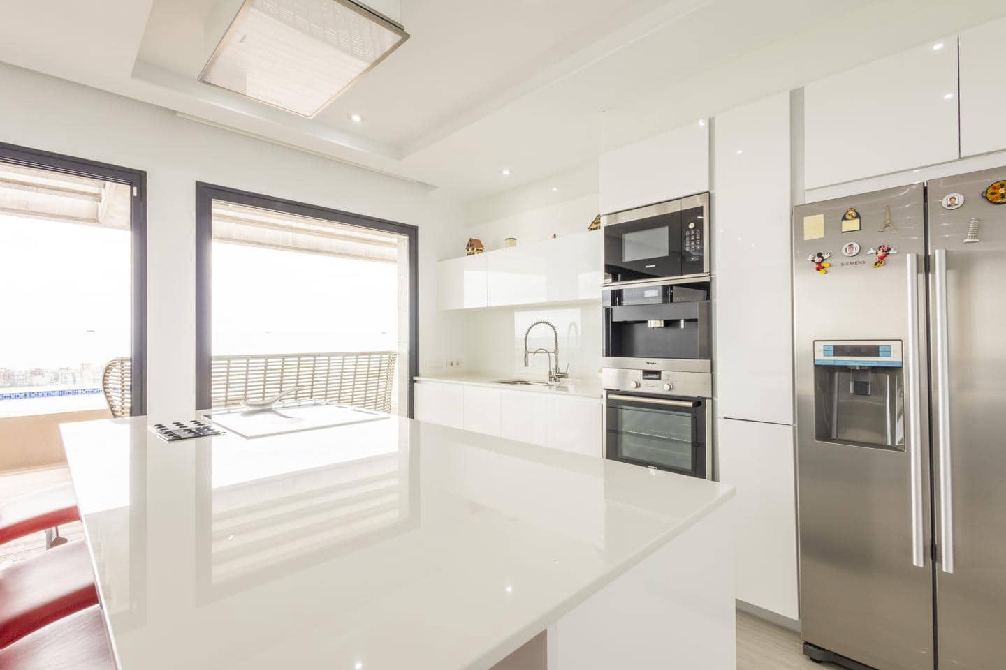 Piso de 4 habitaciones en Costa Adeje en venta con piscina garaje - 1.400.000 € (Ref: 10009954)