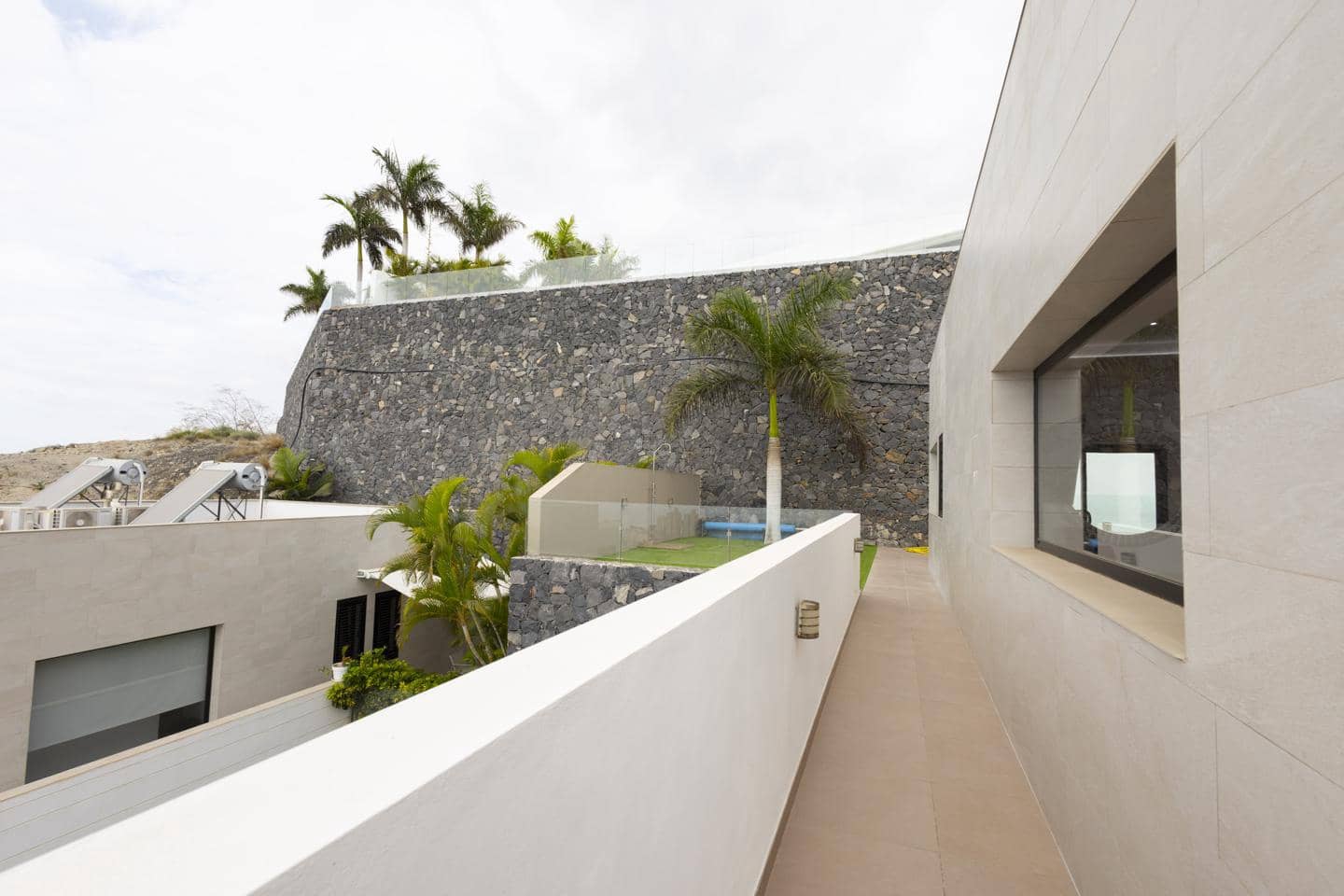 Piso de 4 habitaciones en Costa Adeje en venta con piscina garaje - 1.400.000 € (Ref: 10009954)