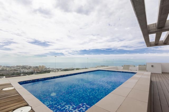 Piso de 4 habitaciones en La Caldera, Adeje en venta con piscina garaje - 1.400.000 € (Ref: 10009954)