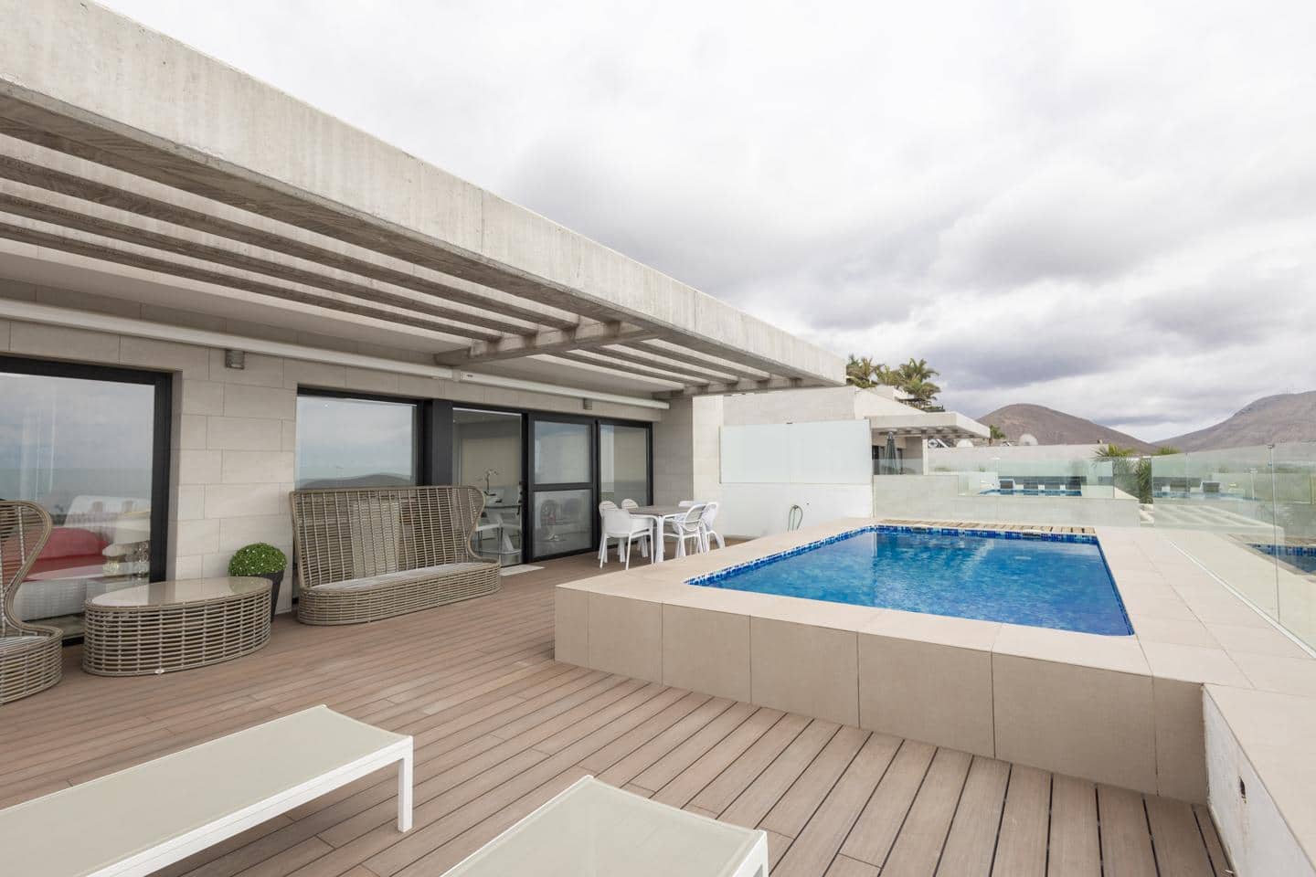 Piso de 4 habitaciones en Costa Adeje en venta con piscina garaje - 1.400.000 € (Ref: 10009954)