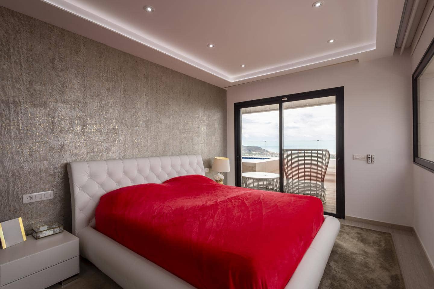Piso de 4 habitaciones en Costa Adeje en venta con piscina garaje - 1.400.000 € (Ref: 10009954)
