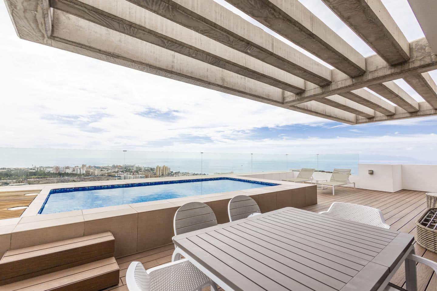 Piso de 4 habitaciones en Costa Adeje en venta con piscina garaje - 1.400.000 € (Ref: 10009954)