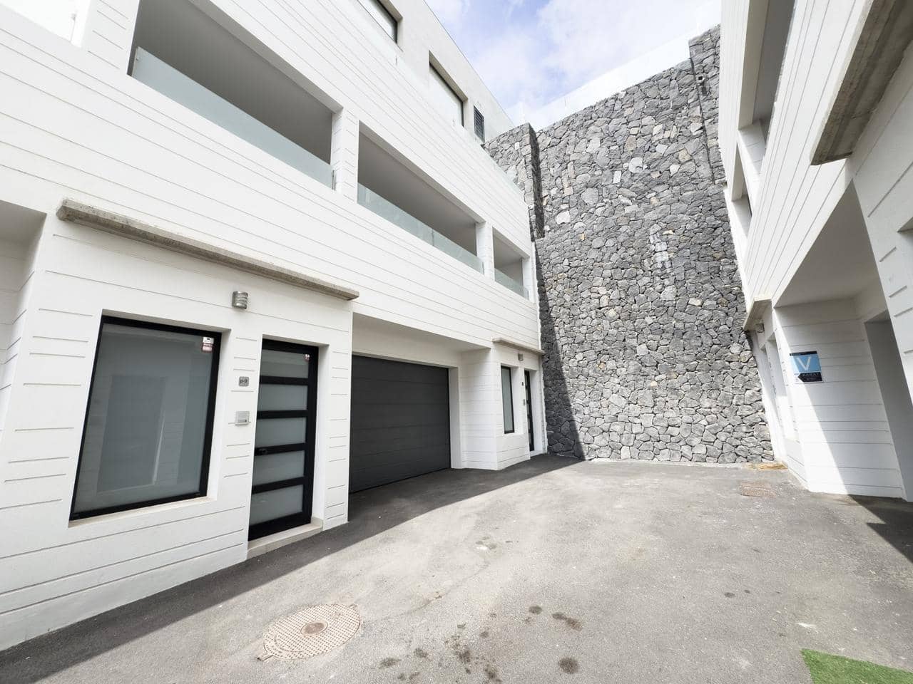 Piso de 4 habitaciones en Costa Adeje en venta con piscina garaje - 1.400.000 € (Ref: 10009954)