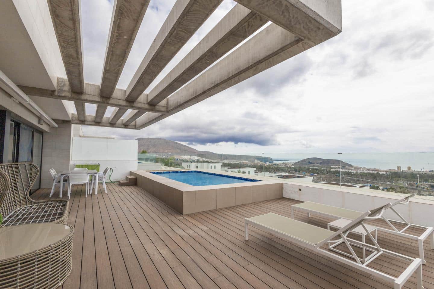 Piso de 4 habitaciones en Costa Adeje en venta con piscina garaje - 1.400.000 € (Ref: 10009954)
