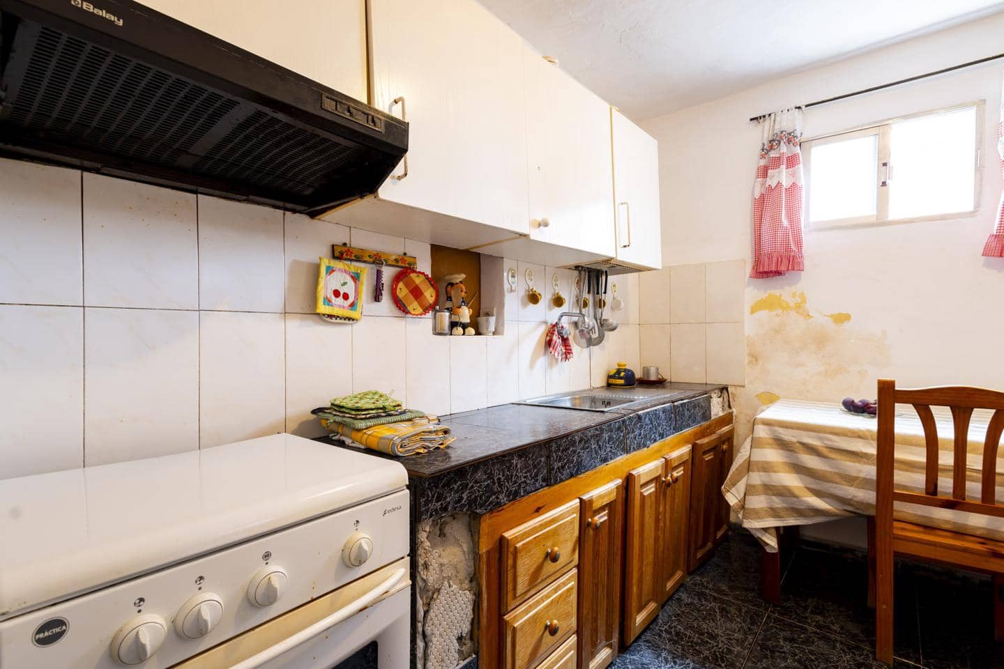 5 sypialnia Finka/Dom wiejski na sprzedaż w Icod de los Vinos - 175 000 € (Ref: 10026195)