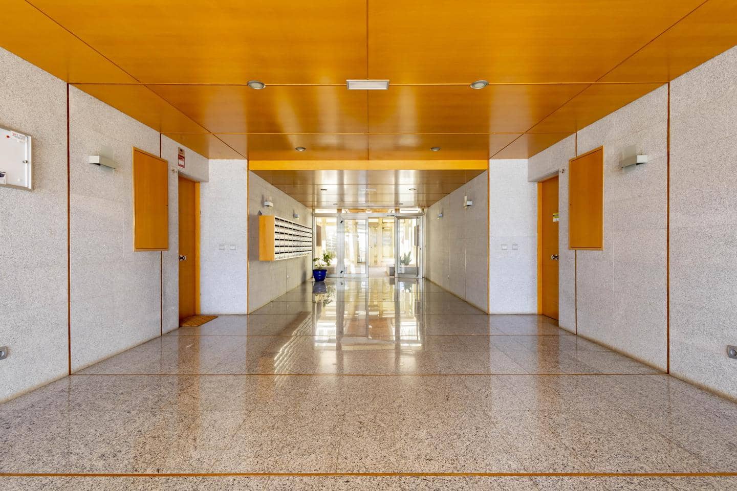 2 sovrum Lägenhet till salu i Santa Cruz de Tenerife med garage - 264 900 € (Ref: 10033264)