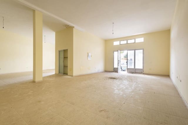 1 slaapkamer Bedrijf te koop in Puerto del Rosario - € 226.000 (Ref: 10039179)