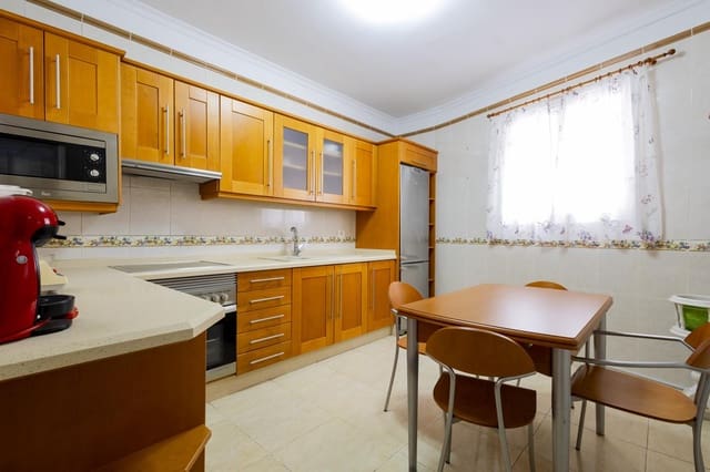 3 bedroom Flat for sale in Chapatal, Santa Cruz de Tenerife - € 305,000 (Ref: 10047646)