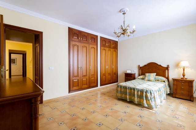 6 soveværelse Villa til salg i San Cristóbal de La Laguna - € 600.000 (Ref: 10048073)