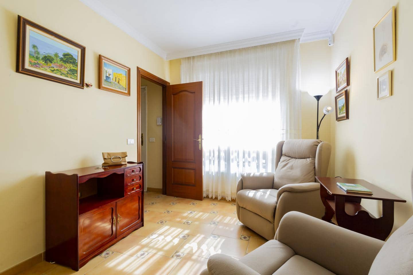 6 bedroom Villa for sale in San Cristobal de La Laguna - € 600,000 (Ref: 10048073)