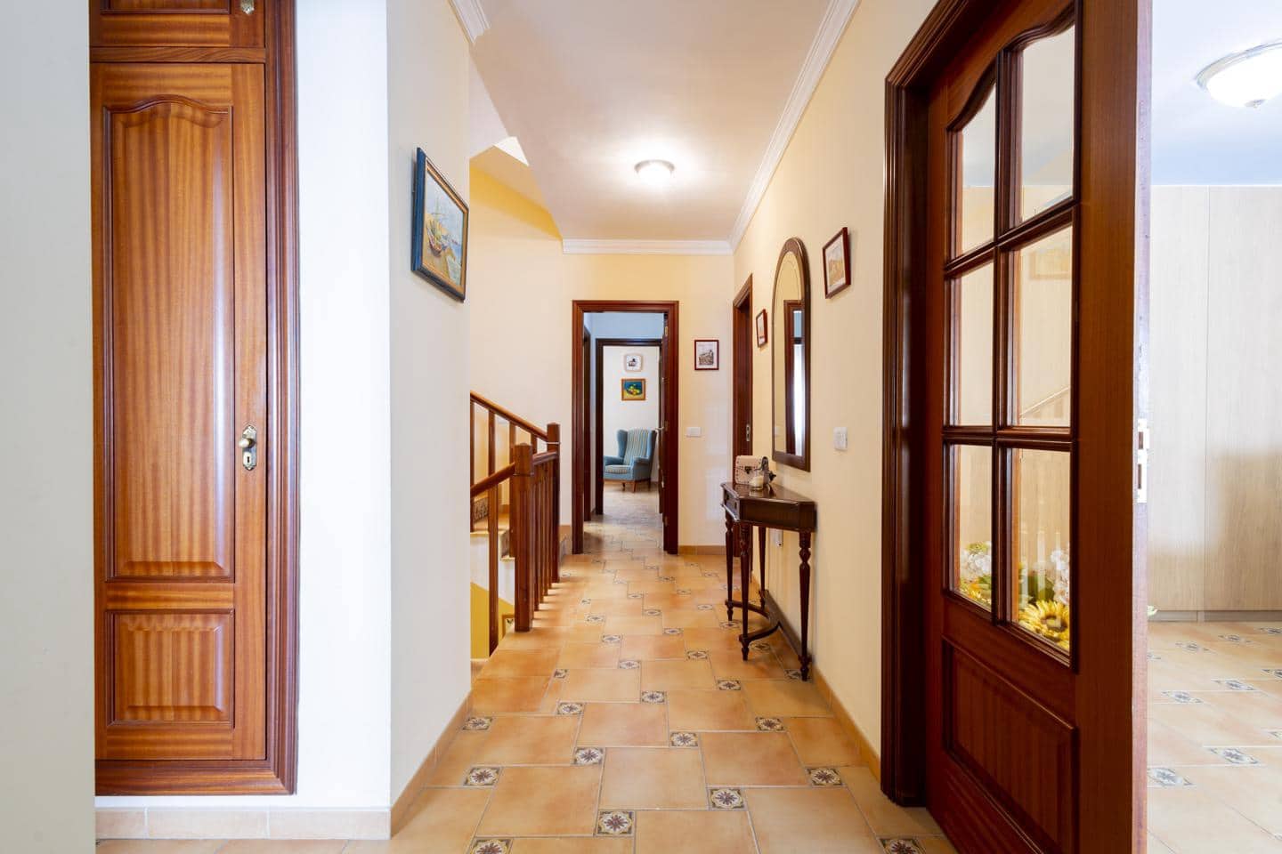 6 bedroom Villa for sale in San Cristobal de La Laguna - € 600,000 (Ref: 10048073)