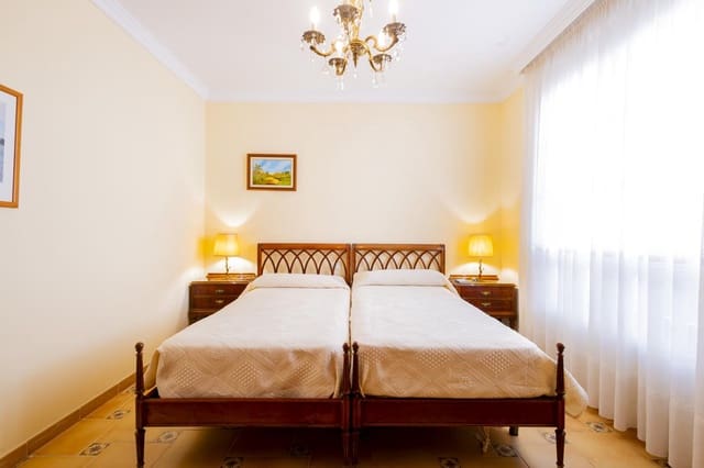 6 soveværelse Villa til salg i San Cristóbal de La Laguna - € 600.000 (Ref: 10048073)