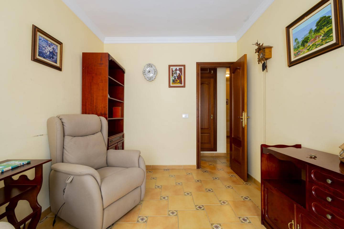 6 bedroom Villa for sale in San Cristobal de La Laguna - € 600,000 (Ref: 10048073)