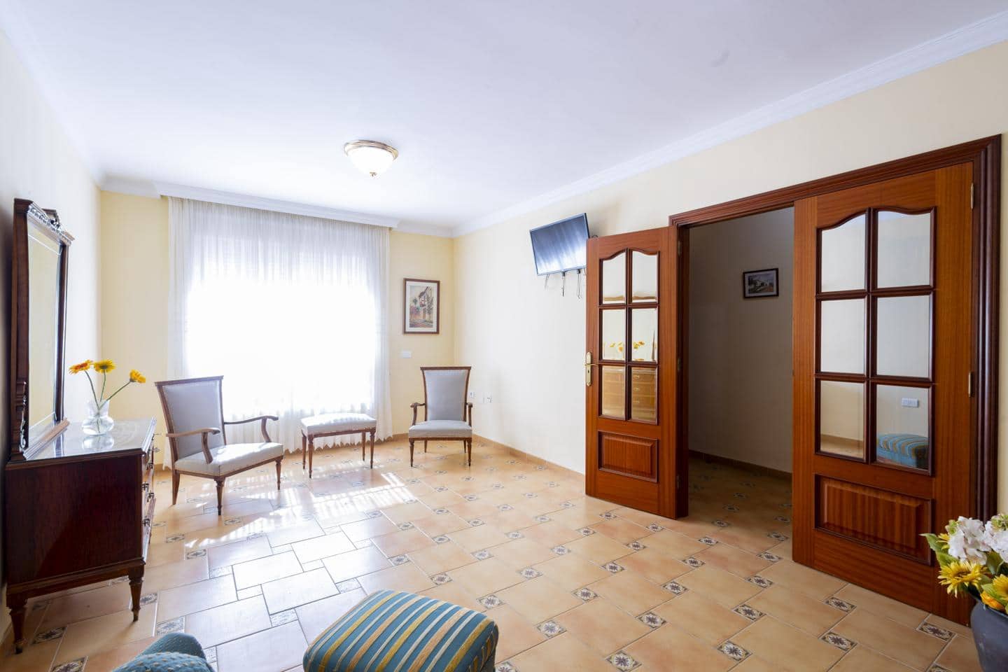 6 bedroom Villa for sale in San Cristobal de La Laguna - € 600,000 (Ref: 10048073)