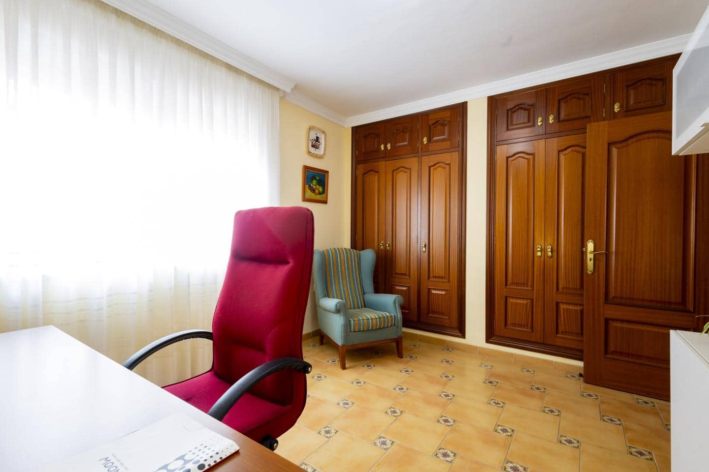 6 bedroom Villa for sale in San Cristobal de La Laguna - € 600,000 (Ref: 10048073)