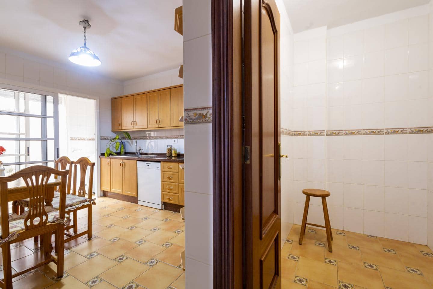 6 bedroom Villa for sale in San Cristobal de La Laguna - € 600,000 (Ref: 10048073)
