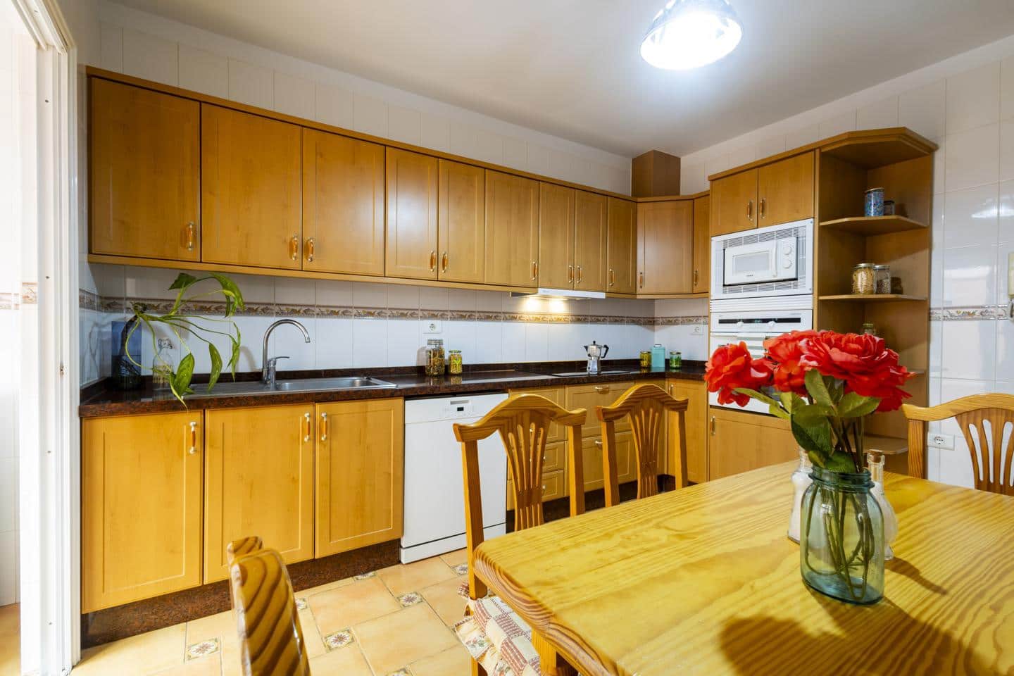 6 bedroom Villa for sale in San Cristobal de La Laguna - € 600,000 (Ref: 10048073)