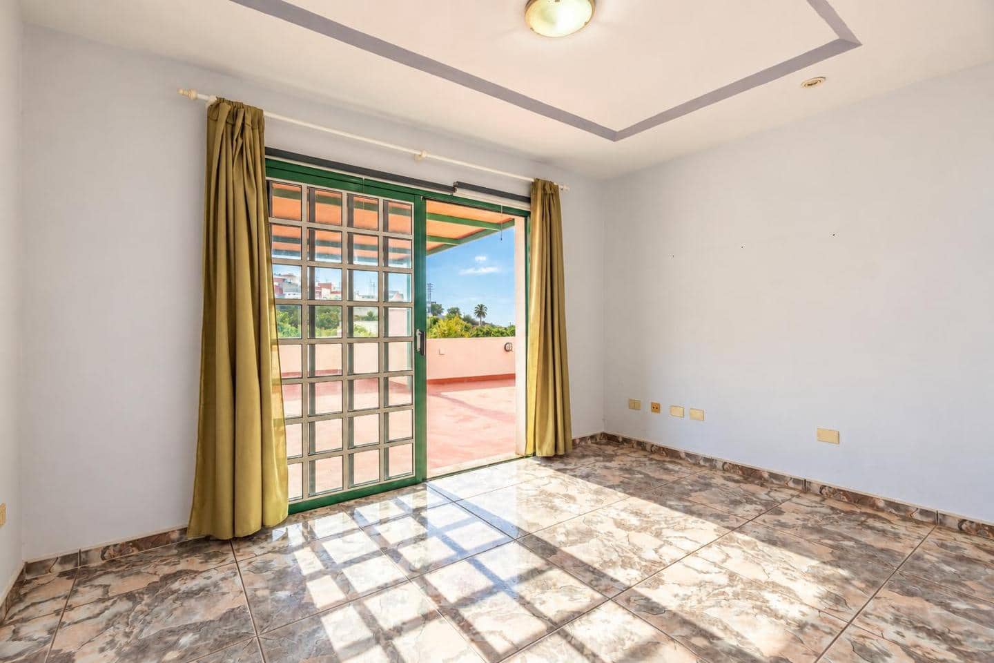 3 soverom Villa til salgs i Santa Ursula med garasje - € 739 750 (Ref: 10086953)