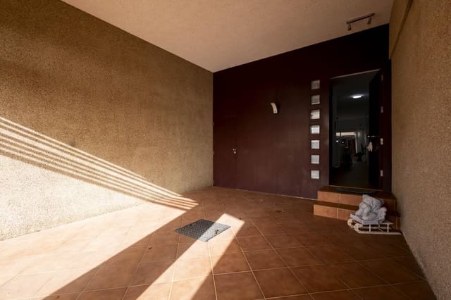 3 sovrum Villa till salu i Arafo med garage - 329 900 € (Ref: 10095549)