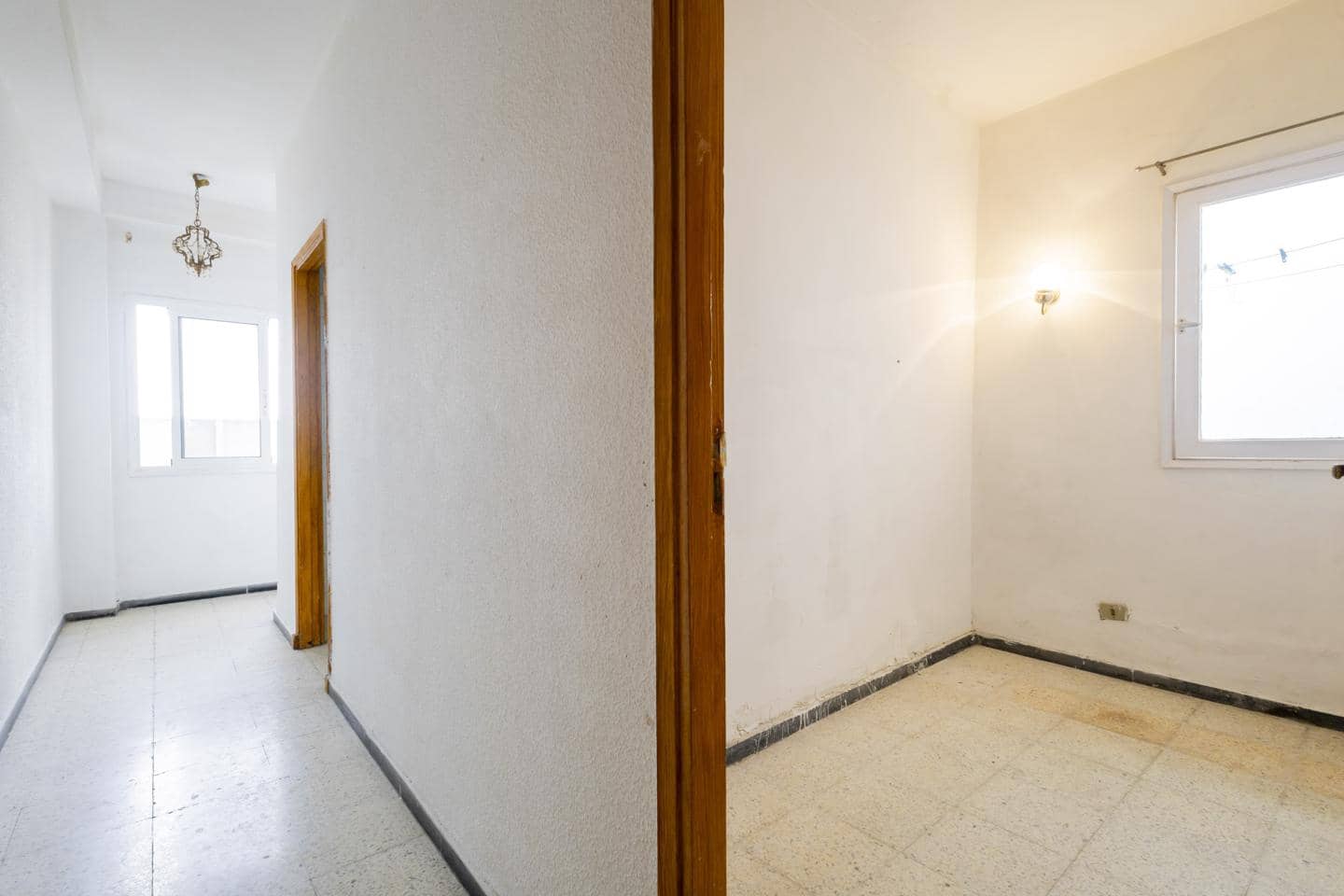 3 bedroom Flat for sale in Santa Cruz de Tenerife - € 310,000 (Ref: 10103558)