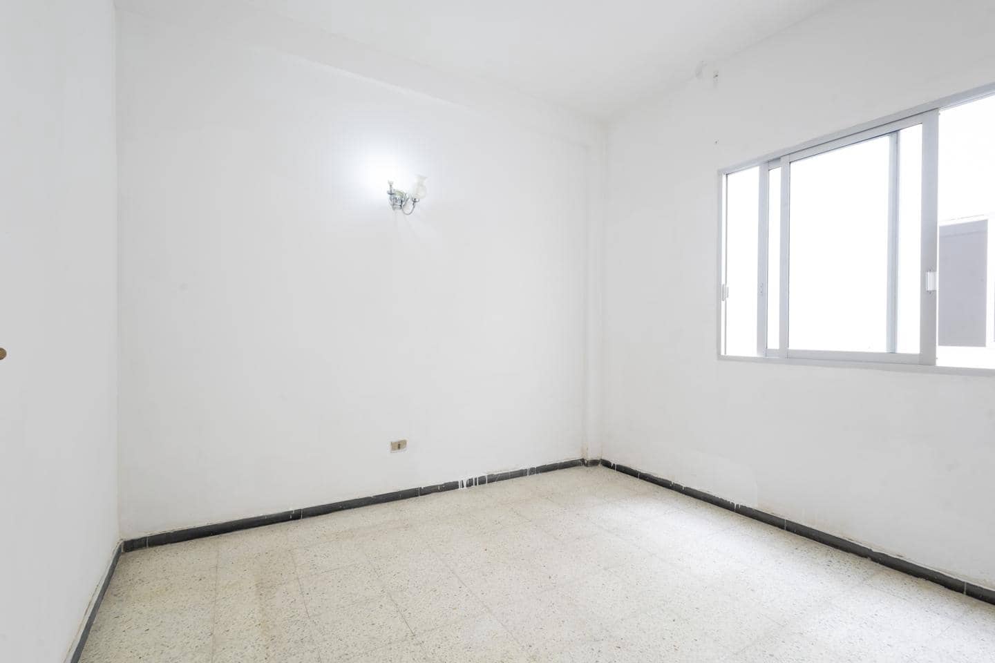 3 bedroom Flat for sale in Santa Cruz de Tenerife - € 310,000 (Ref: 10103558)
