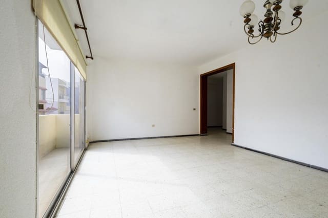 3 bedroom Flat for sale in Salamanca, Santa Cruz de Tenerife - € 310,000 (Ref: 10103558)