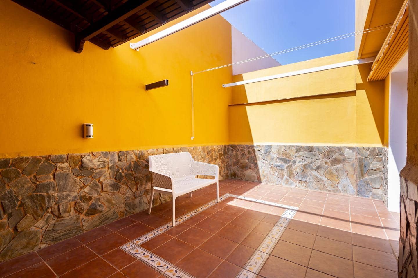 4 bedroom Villa for sale in Candelaria with garage - € 475,000 (Ref: 10112159)