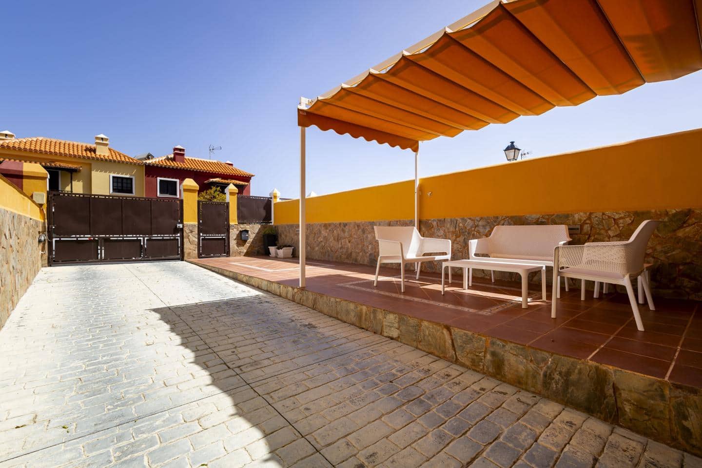 4 bedroom Villa for sale in Candelaria with garage - € 475,000 (Ref: 10112159)