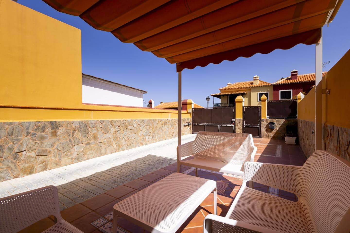 4 bedroom Villa for sale in Candelaria with garage - € 475,000 (Ref: 10112159)