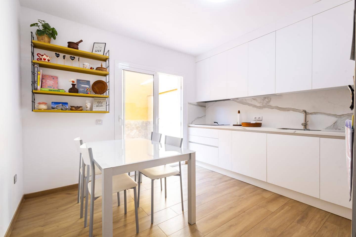 4 bedroom Villa for sale in Candelaria with garage - € 475,000 (Ref: 10112159)