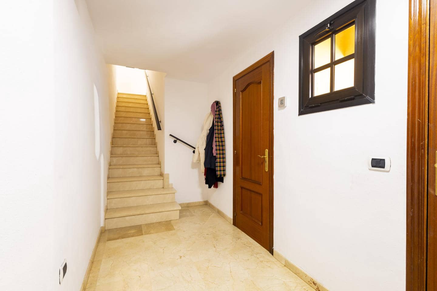 4 bedroom Villa for sale in Candelaria with garage - € 475,000 (Ref: 10112159)