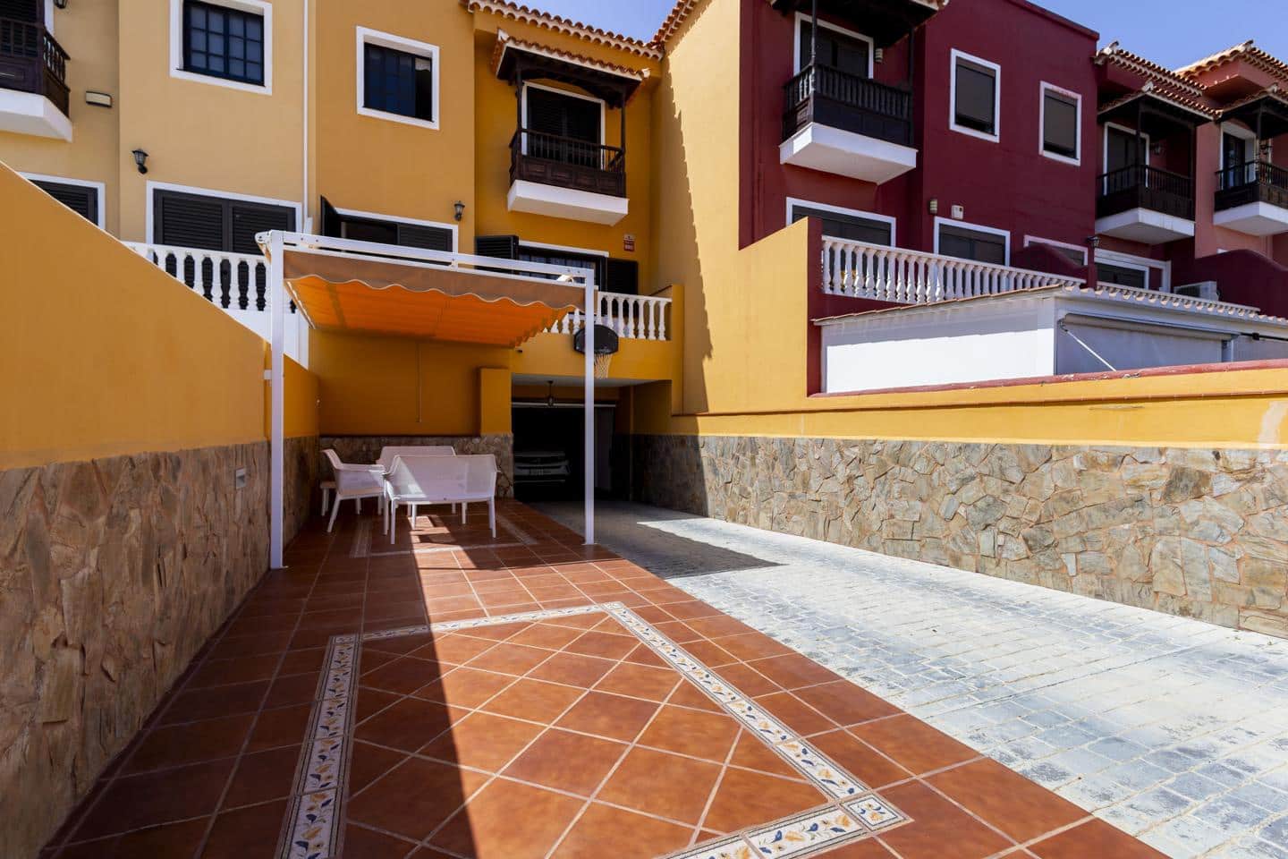 4 bedroom Villa for sale in Candelaria with garage - € 475,000 (Ref: 10112159)