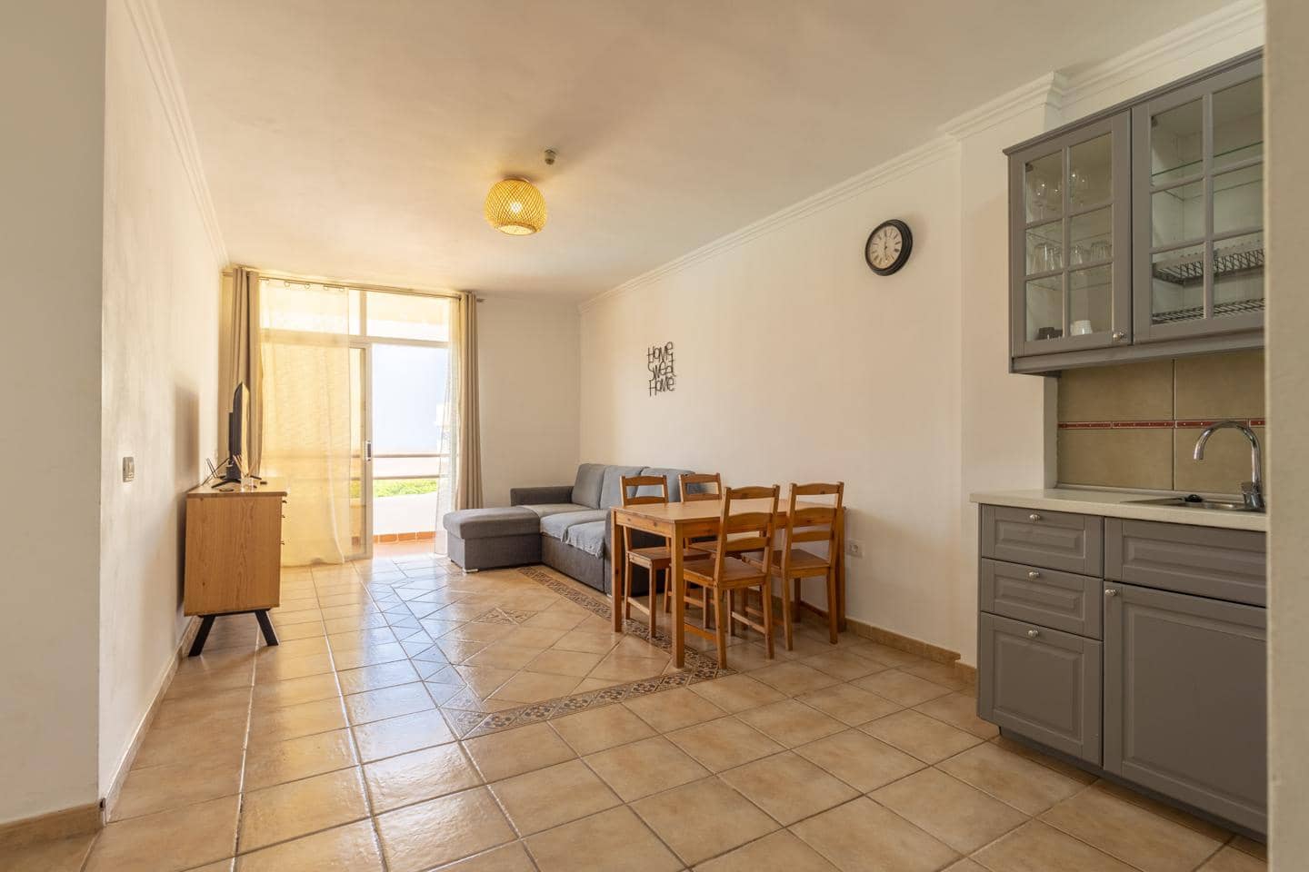 Piso de 1 habitación en Adeje en venta con piscina - 219.000 € (Ref: 10130177)
