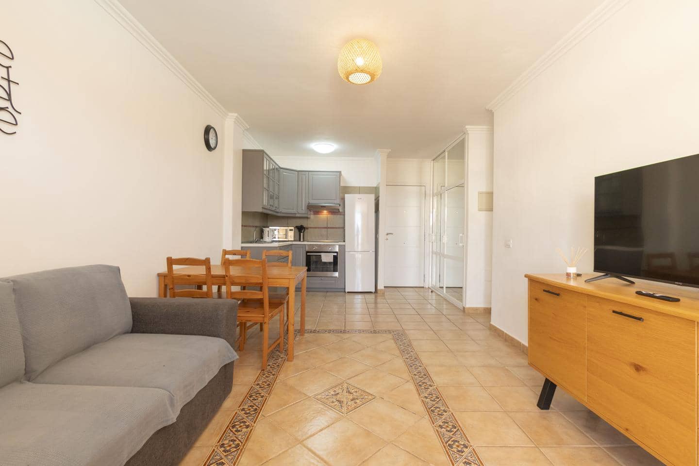 Piso de 1 habitación en Adeje en venta con piscina - 219.000 € (Ref: 10130177)