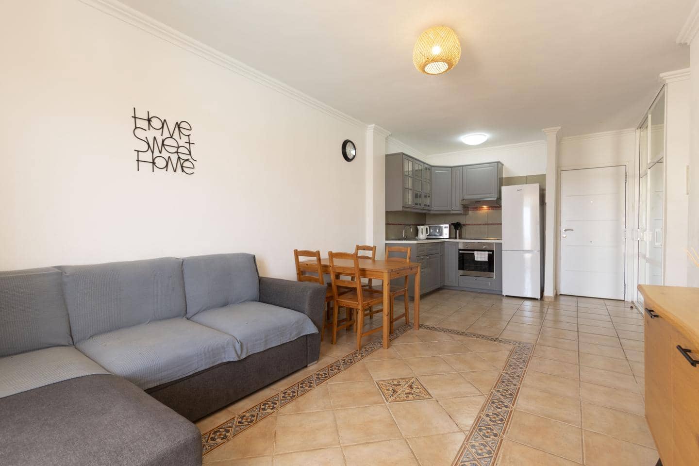 Piso de 1 habitación en Adeje en venta con piscina - 219.000 € (Ref: 10130177)
