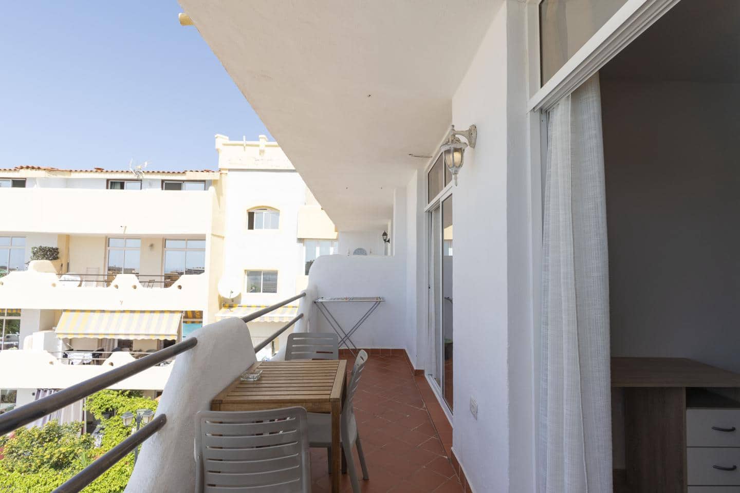 Piso de 1 habitación en Adeje en venta con piscina - 219.000 € (Ref: 10130177)