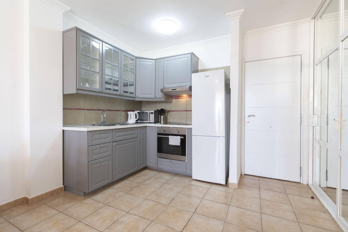 Piso de 1 habitación en Adeje en venta con piscina - 219.000 € (Ref: 10130177)