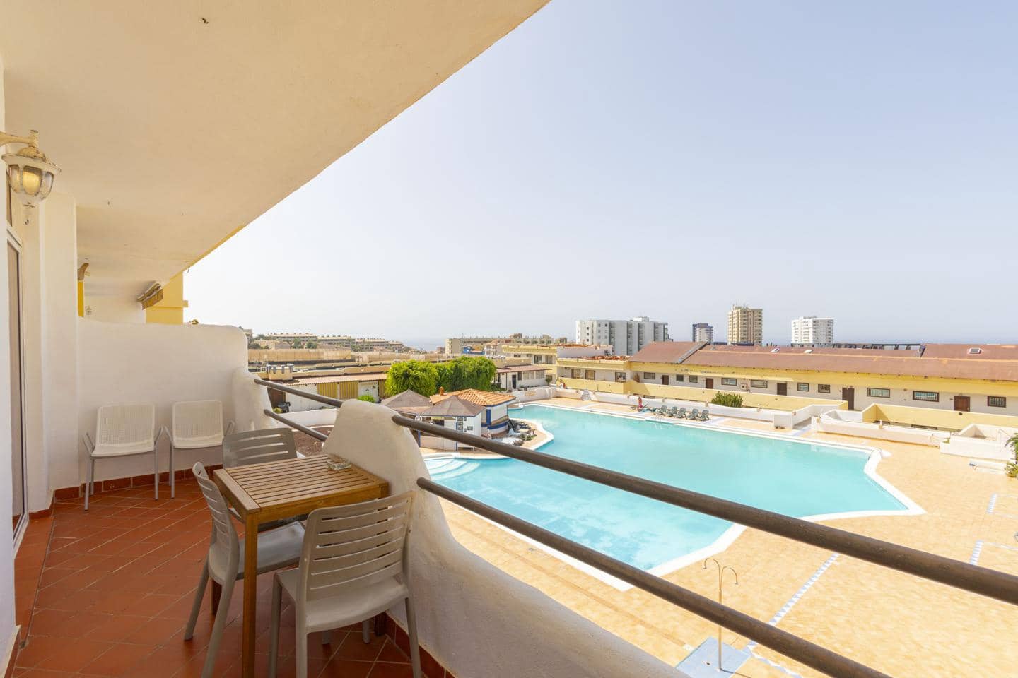 Piso de 1 habitación en Adeje en venta con piscina - 219.000 € (Ref: 10130177)