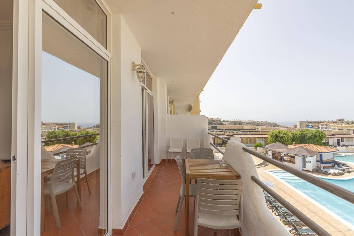 Piso de 1 habitación en Adeje en venta con piscina - 219.000 € (Ref: 10130177)