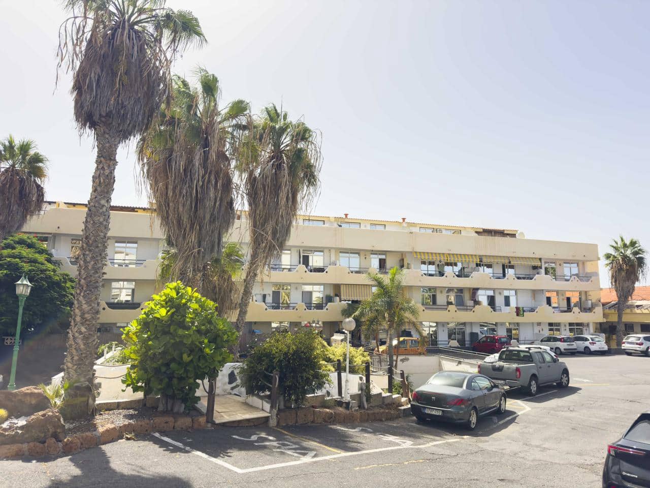Piso de 1 habitación en Adeje en venta con piscina - 219.000 € (Ref: 10130177)