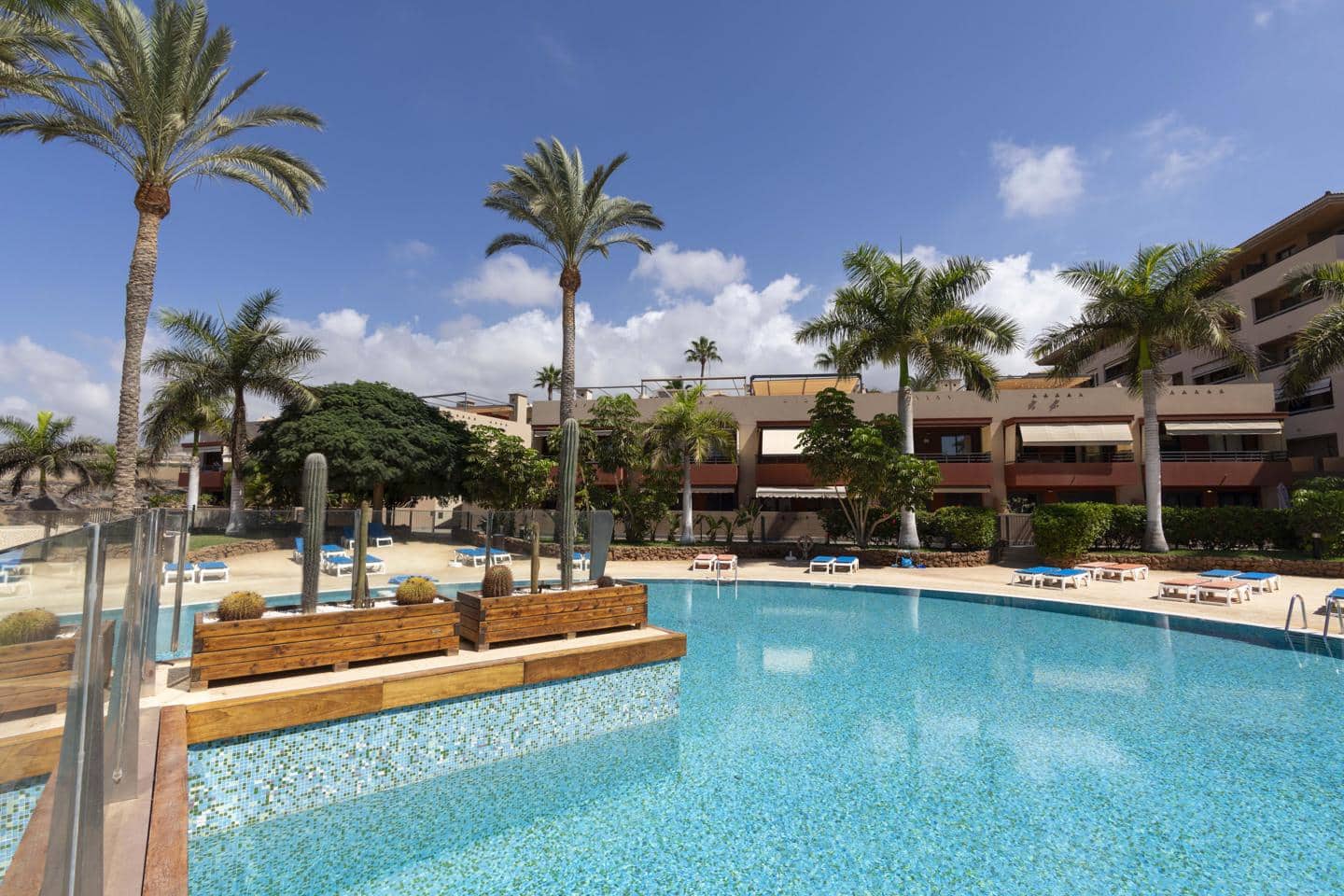 2 bedroom Villa for sale in Adeje with pool garage - € 365,000 (Ref: 10136326)