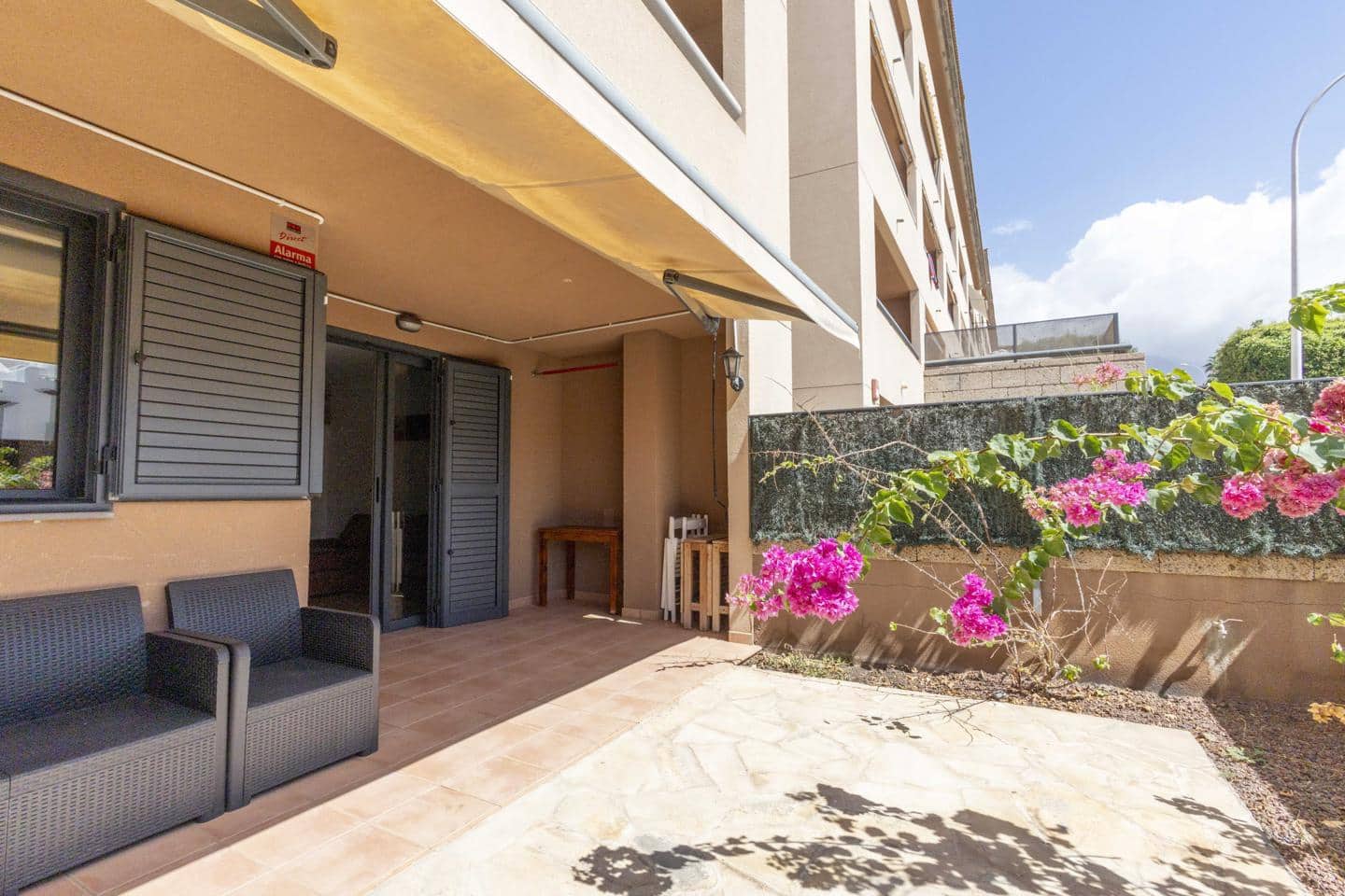 2 bedroom Villa for sale in Adeje with pool garage - € 365,000 (Ref: 10136326)