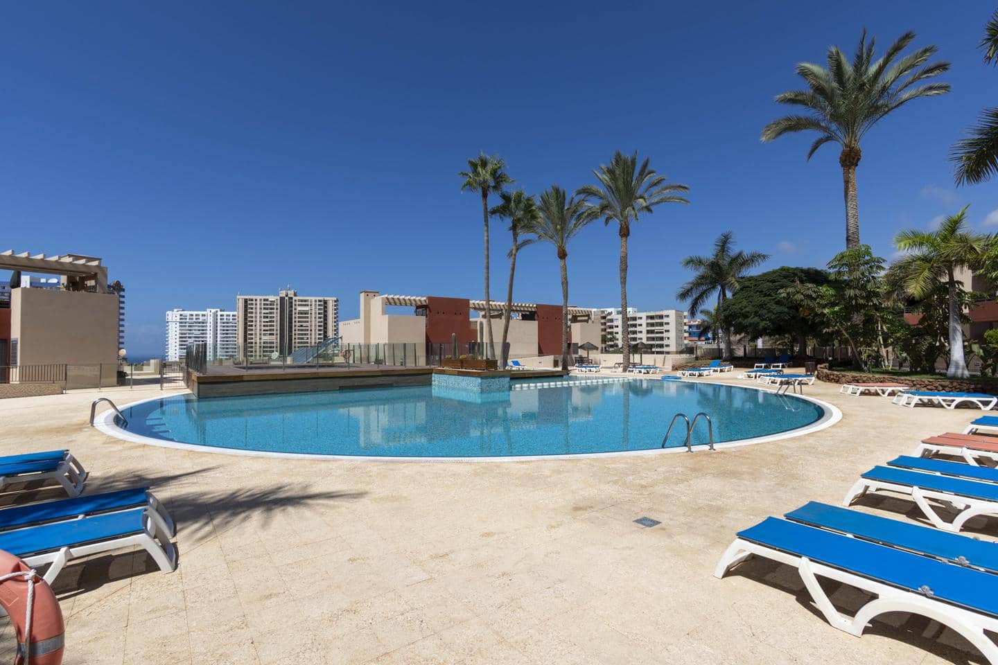 2 bedroom Villa for sale in Adeje with pool garage - € 365,000 (Ref: 10136326)