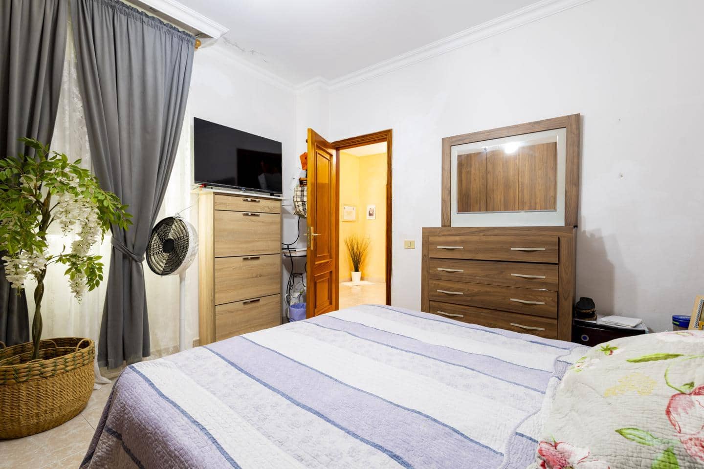 6 soveværelse Villa til salg i Santa Cruz de Tenerife med garage - € 407.000 (Ref: 10145353)