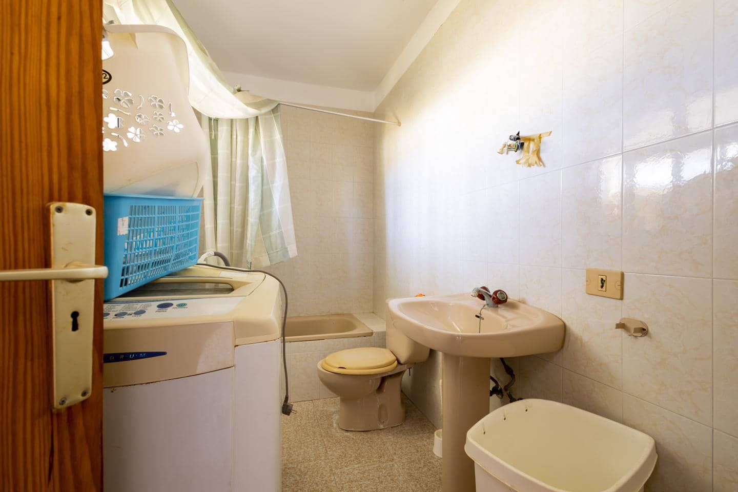 6 soveværelse Villa til salg i Santa Cruz de Tenerife med garage - € 407.000 (Ref: 10145353)