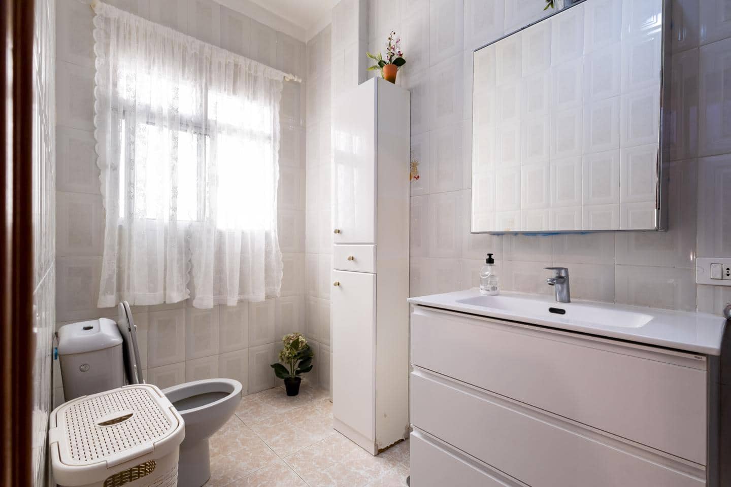 6 soveværelse Villa til salg i Santa Cruz de Tenerife med garage - € 407.000 (Ref: 10145353)