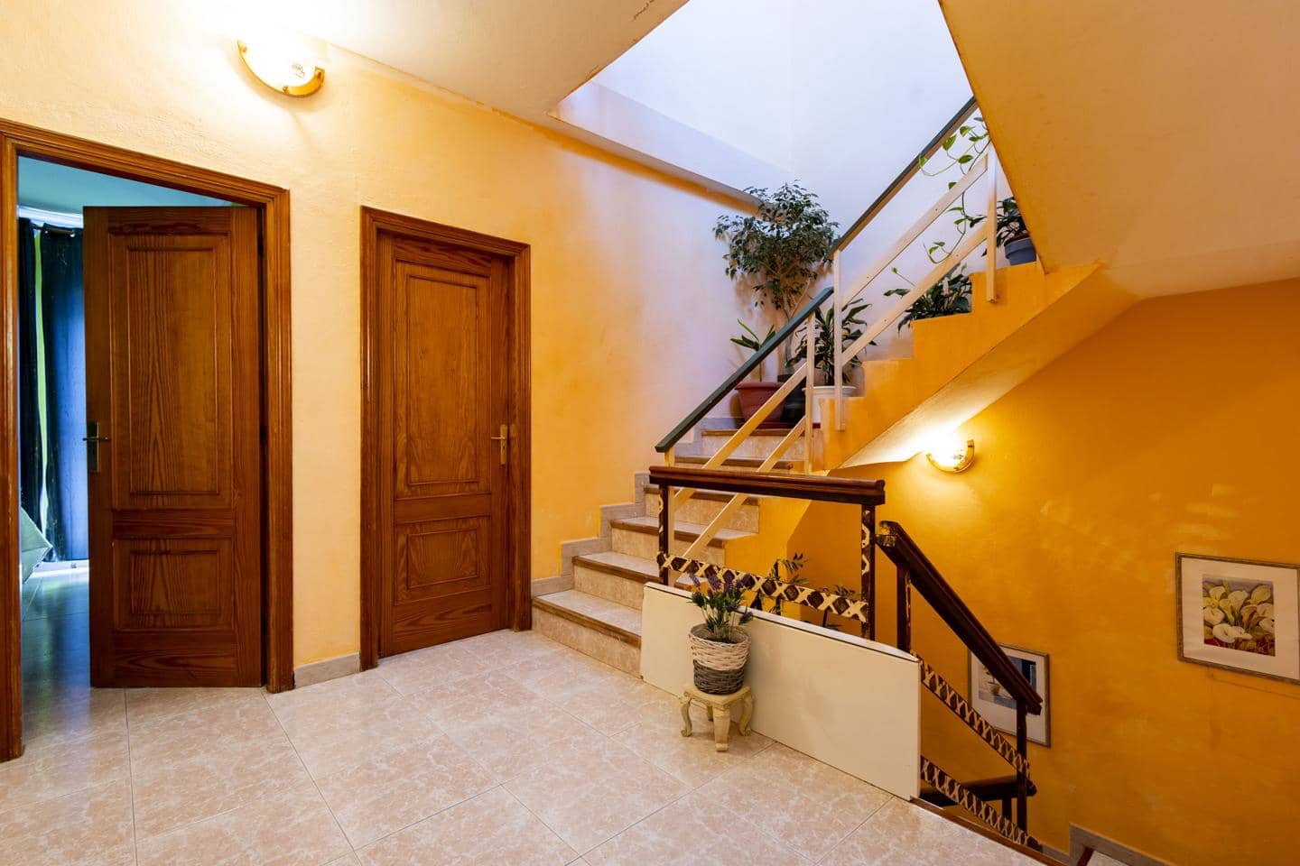 6 soveværelse Villa til salg i Santa Cruz de Tenerife med garage - € 407.000 (Ref: 10145353)