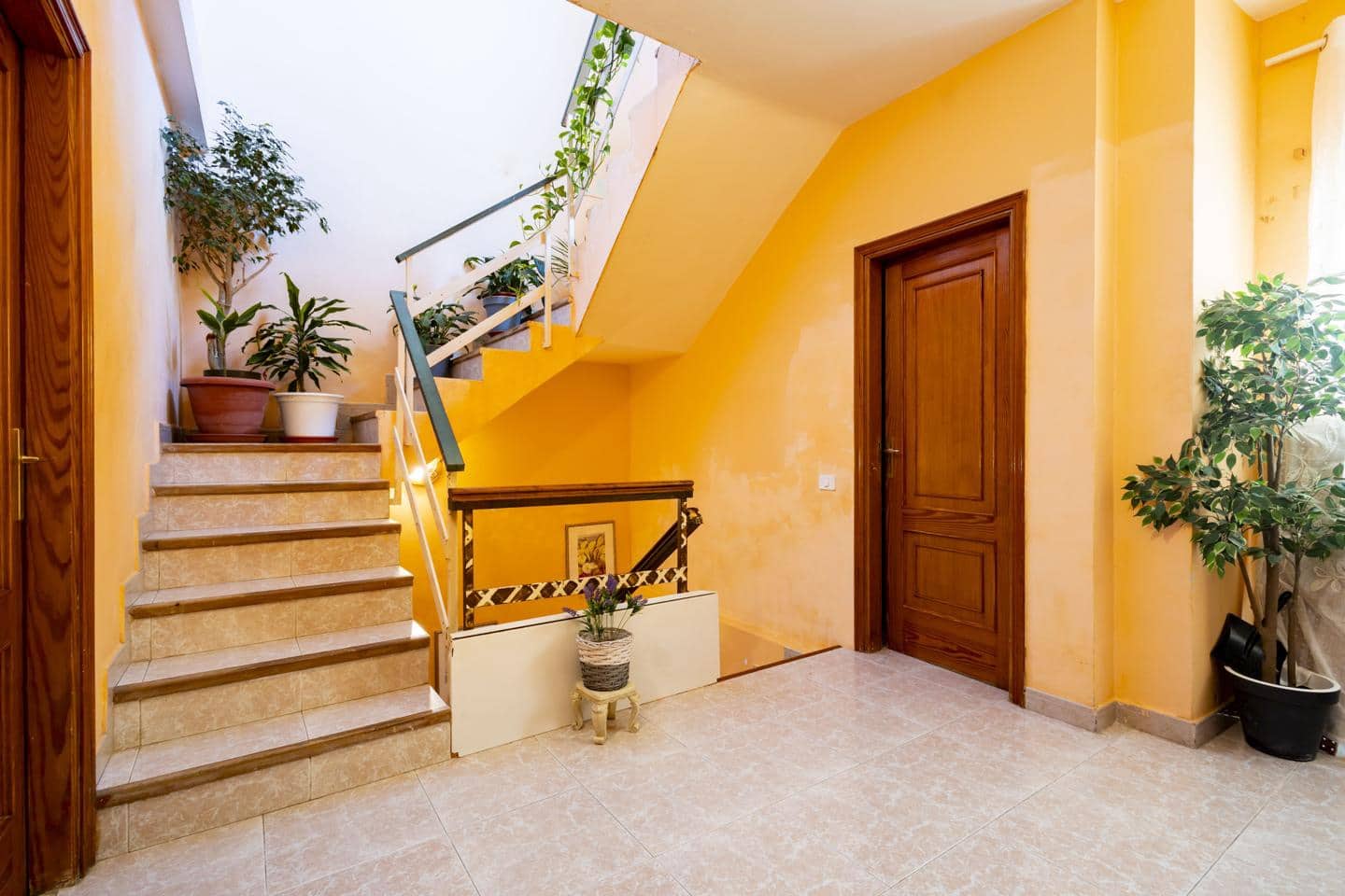 6 soveværelse Villa til salg i Santa Cruz de Tenerife med garage - € 407.000 (Ref: 10145353)