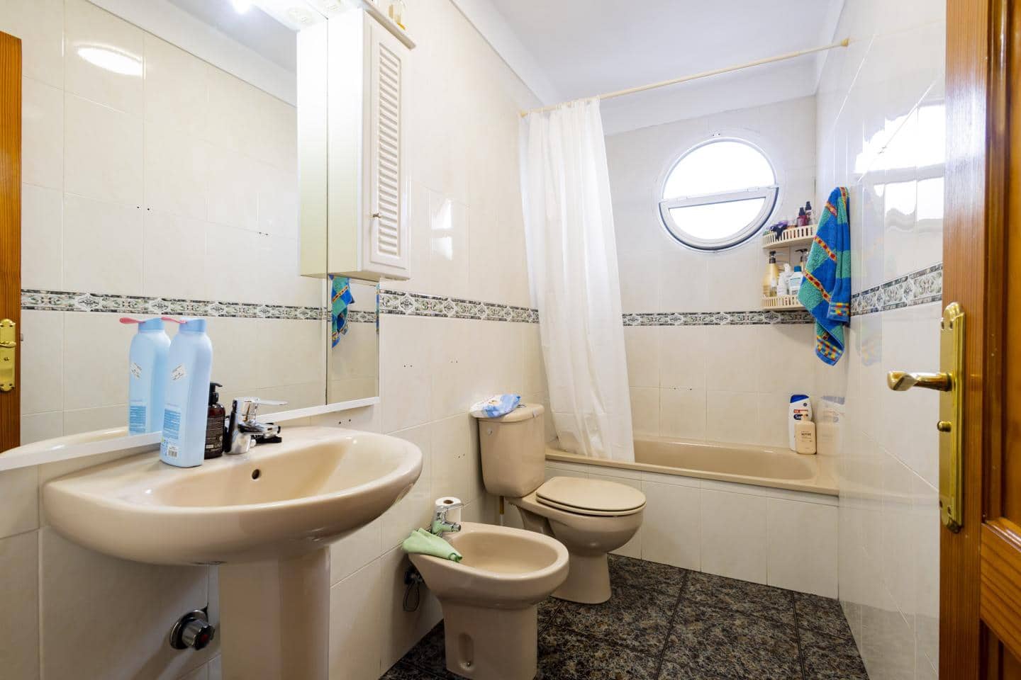 Piso de 2 habitaciones en Santa Cruz de Tenerife en venta con garaje - 190.000 € (Ref: 10153986)