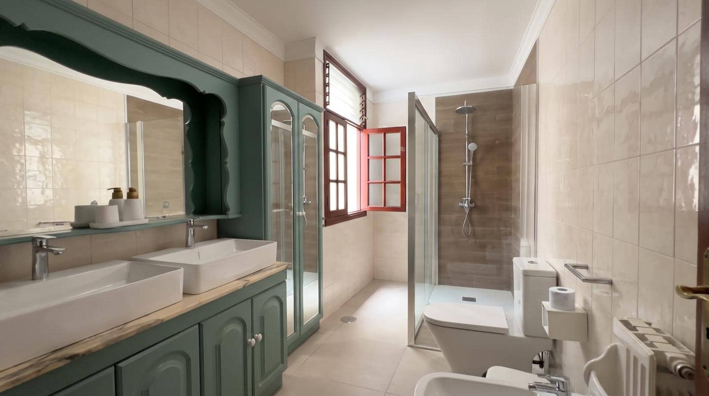 5 sovrum Lägenhet till salu i Puerto de la Cruz med garage - 930 000 € (Ref: 10156954)